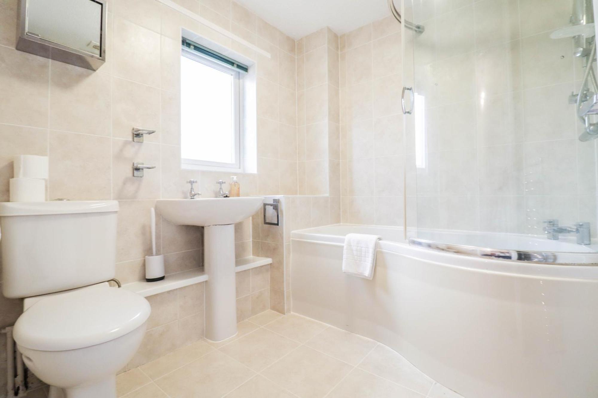 Bright And Spacious Contractor House L Parking! Borehamwood Kültér fotó